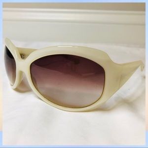Oliver Peoples Isis Sunglasses White